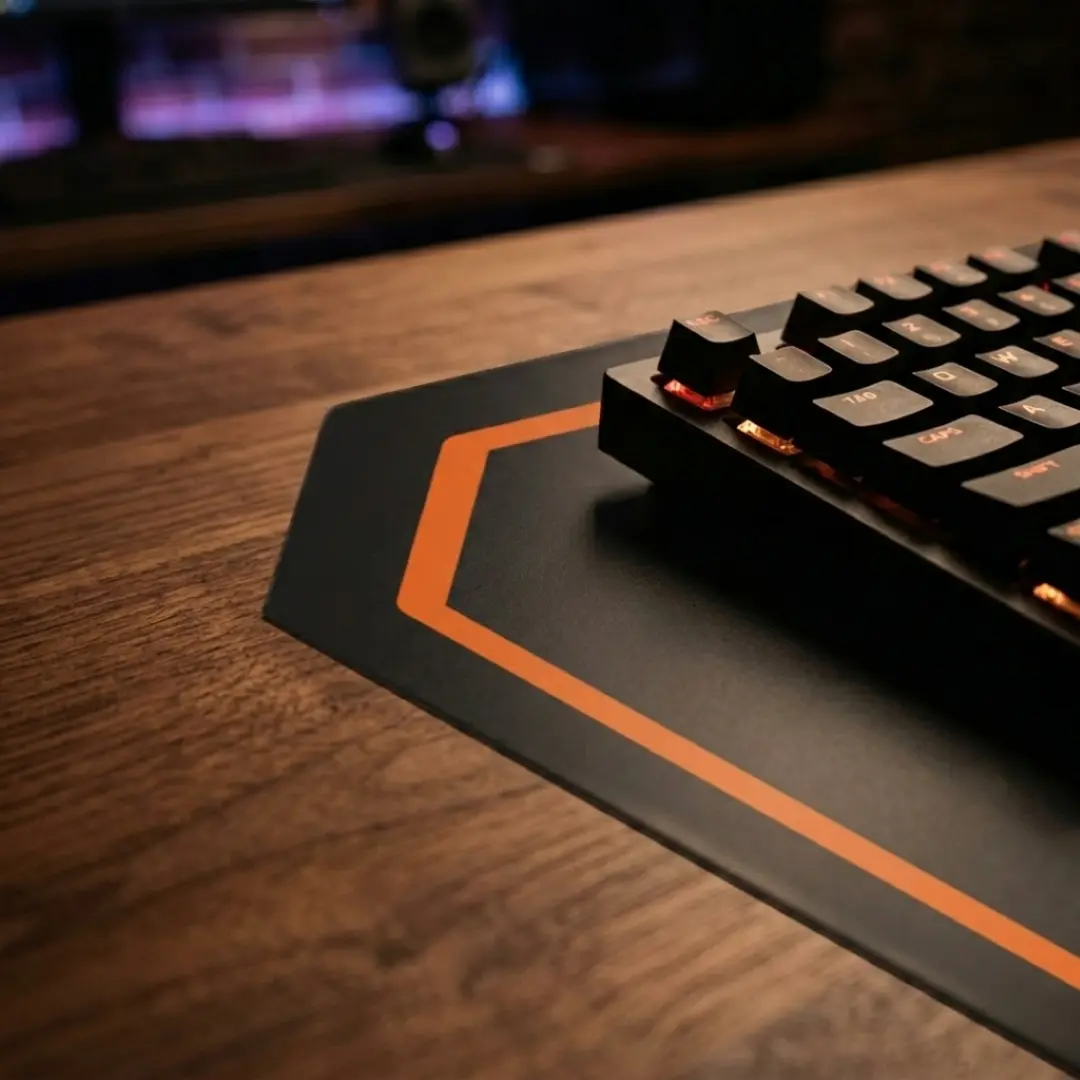3 - DESK PAD GAMER LARANJA CLOSEUP